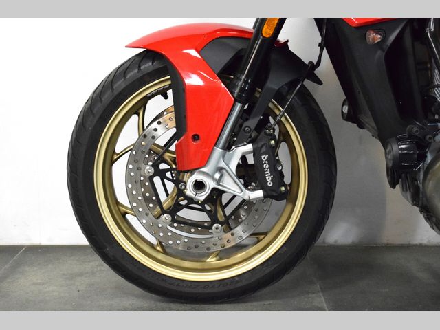 moto-guzzi - v-100-mandello