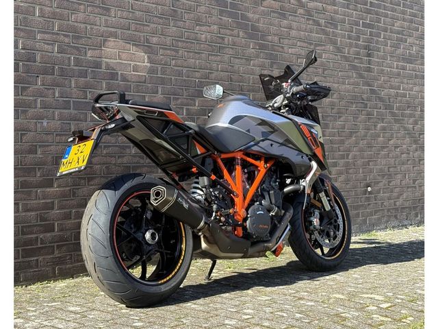 ktm - 1290-super-duke-gt