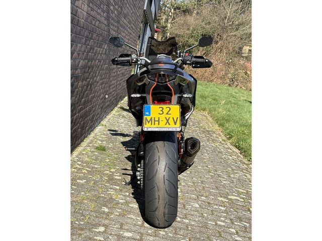 ktm - 1290-super-duke-gt