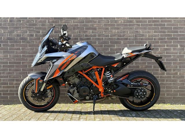 ktm - 1290-super-duke-gt