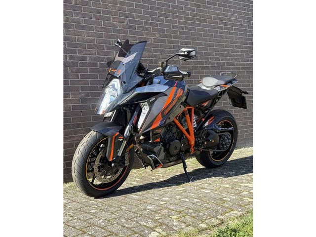 ktm - 1290-super-duke-gt