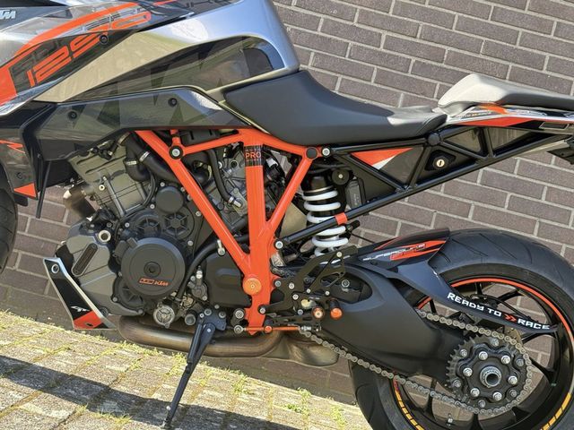 ktm - 1290-super-duke-gt