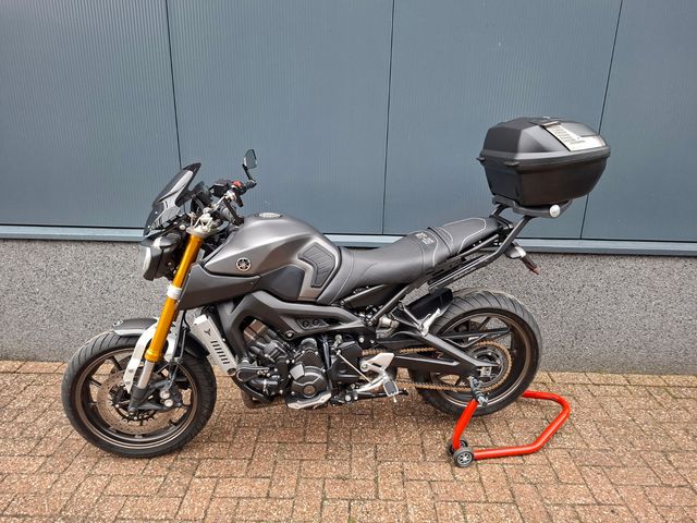 yamaha - mt-09-street-tracker