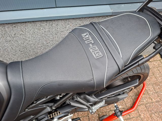 yamaha - mt-09-street-tracker