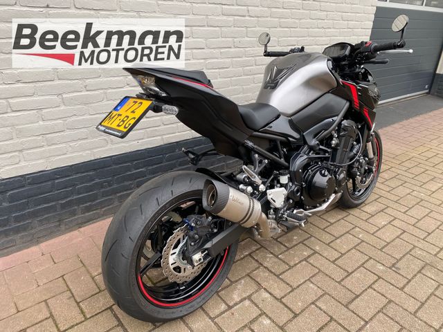 kawasaki - z900