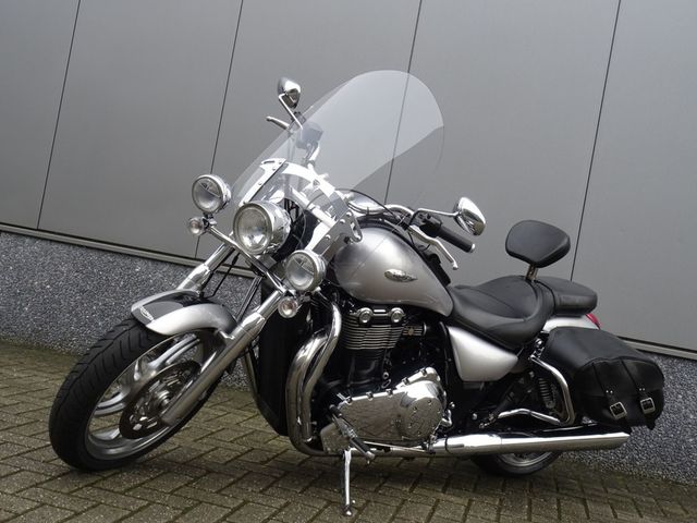 triumph - thunderbird