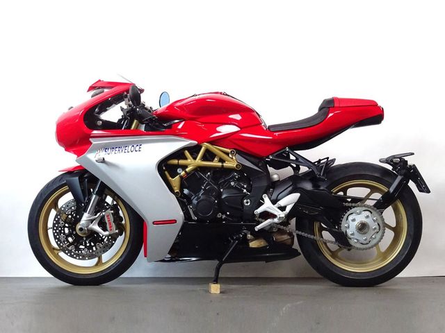 mv-agusta - superveloce-800