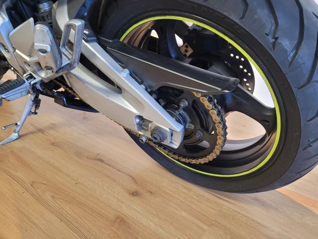 suzuki - gsr-600