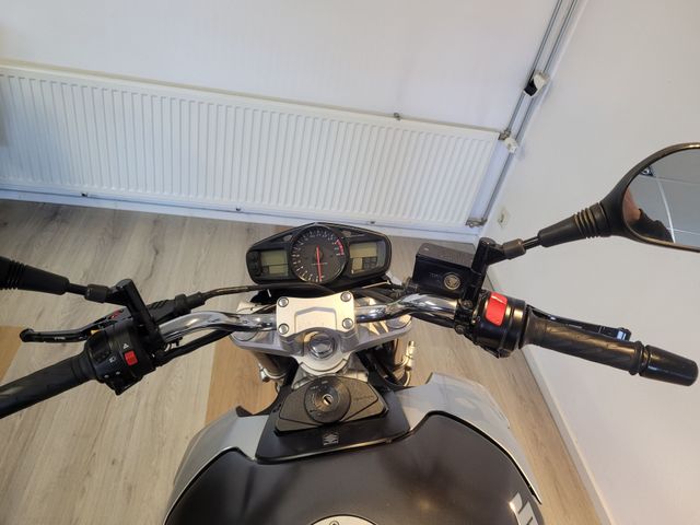 suzuki - gsr-600