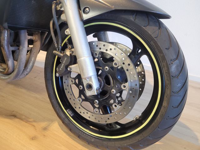 suzuki - gsr-600