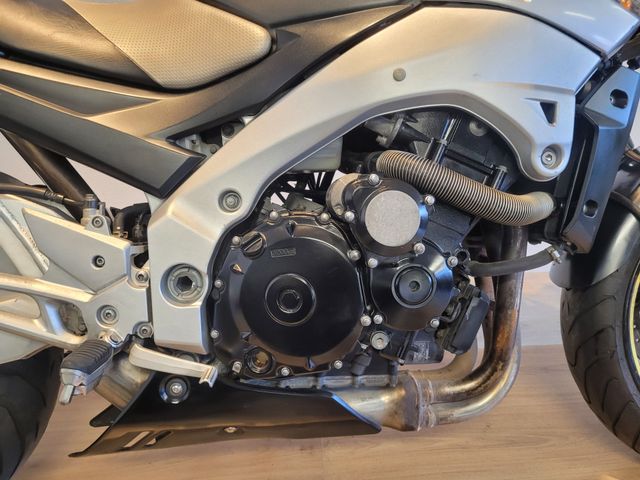 suzuki - gsr-600