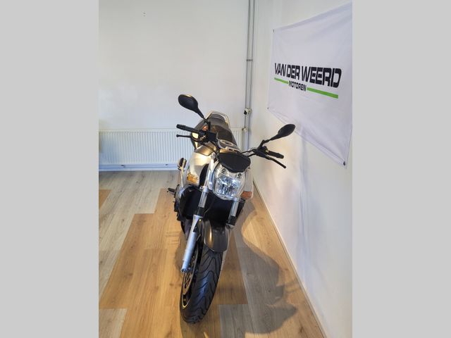 suzuki - gsr-600
