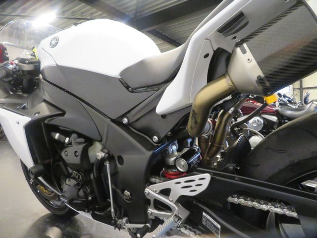 yamaha - yzf-r1