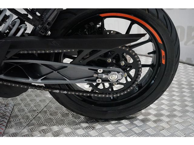 ktm - 390-duke