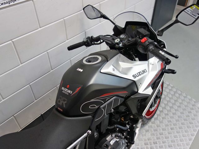 suzuki - gsx-8r