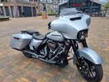 HARLEY-DAVIDSON STREET GLIDE SPECIAL FLHXS