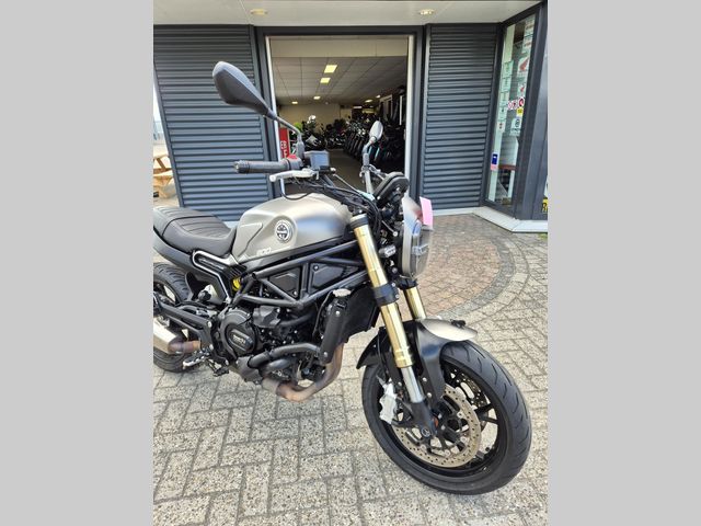 benelli - leoncino-800