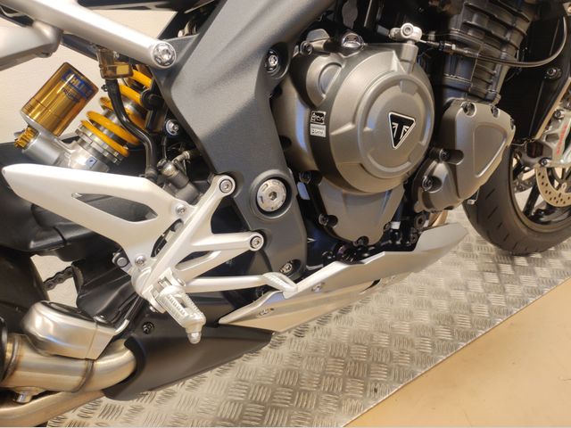 triumph - speed-triple-1200-rs