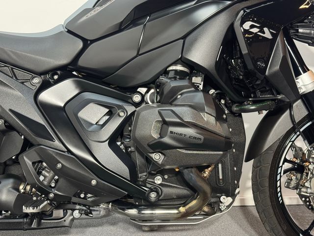 bmw - r-1300-gs-triple-black