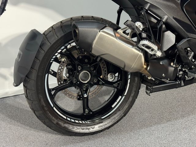 bmw - r-1300-gs-triple-black
