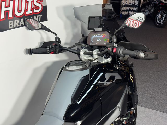 bmw - r-1300-gs-triple-black