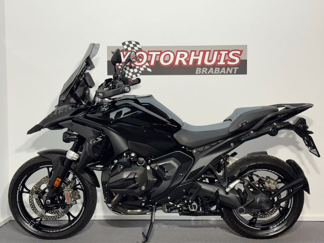 bmw - r-1300-gs-triple-black