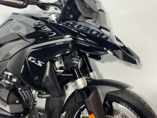 bmw - r-1300-gs-triple-black