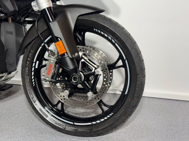 bmw - r-1300-gs-triple-black