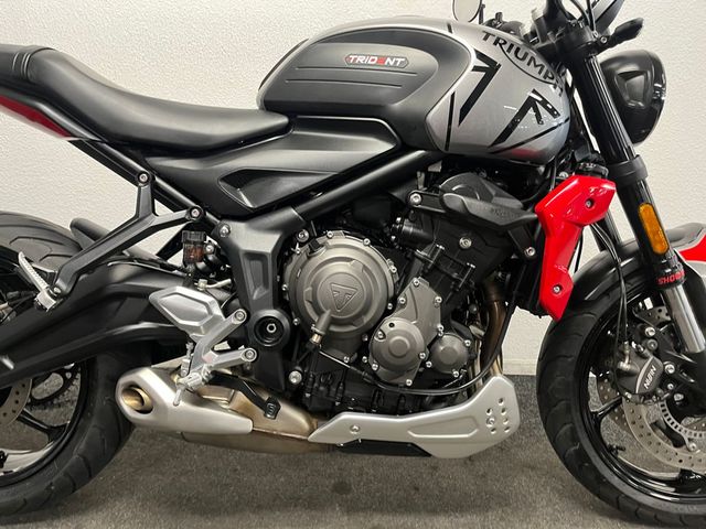 triumph - trident-660