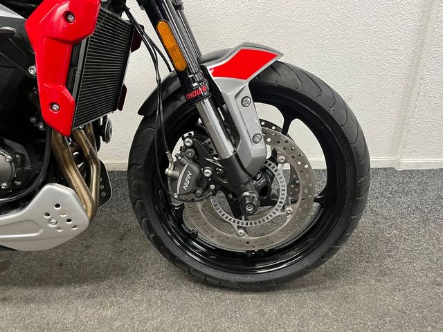 triumph - trident-660