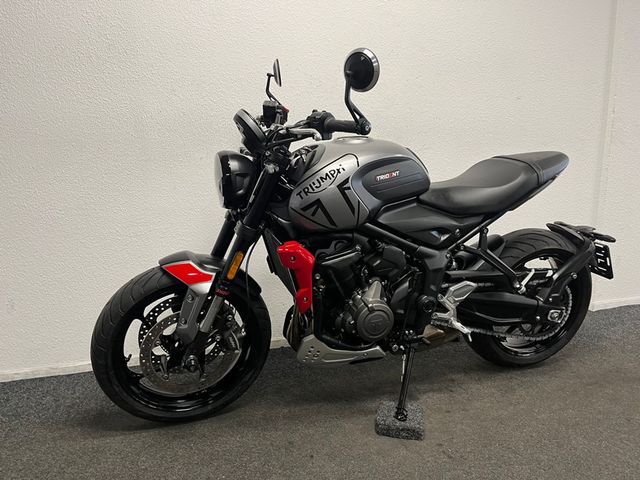 triumph - trident-660