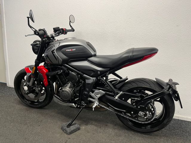 triumph - trident-660