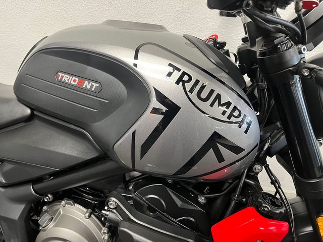 triumph - trident-660