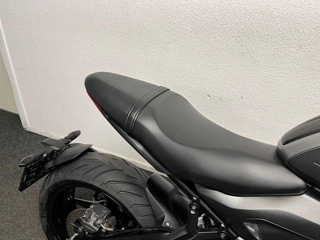 triumph - trident-660