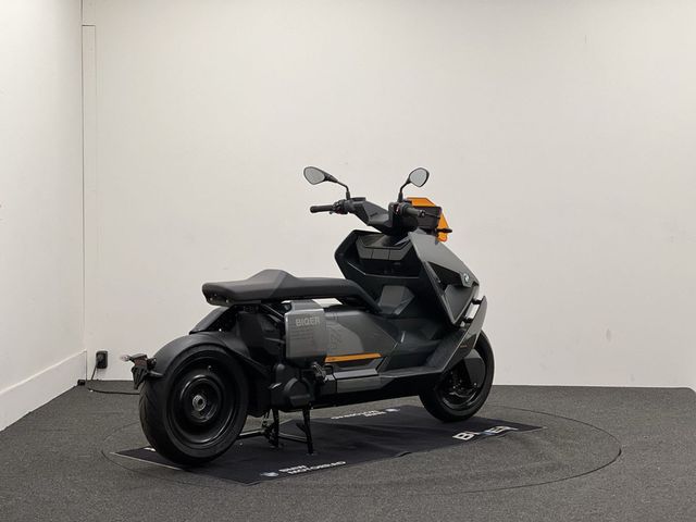 bmw - ce-04