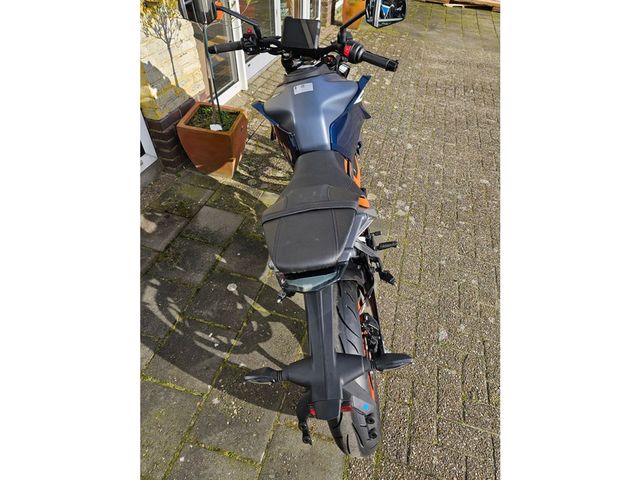 ktm - 390-duke