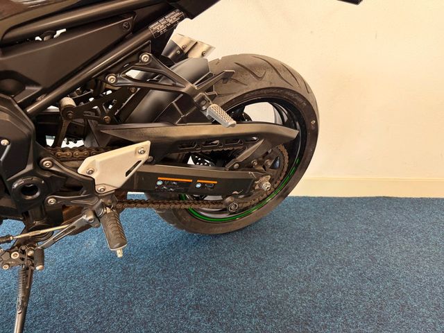 kawasaki - z900