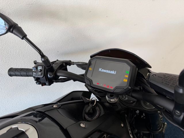kawasaki - z900