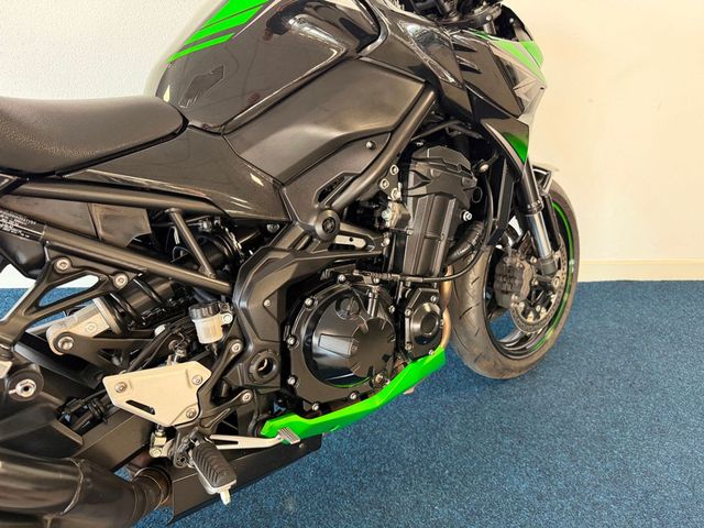 kawasaki - z900
