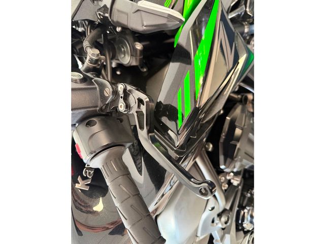 kawasaki - z900