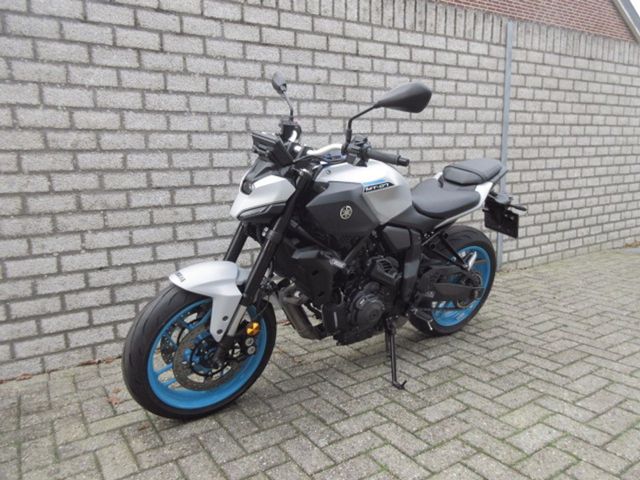 yamaha - mt-07-y-amt
