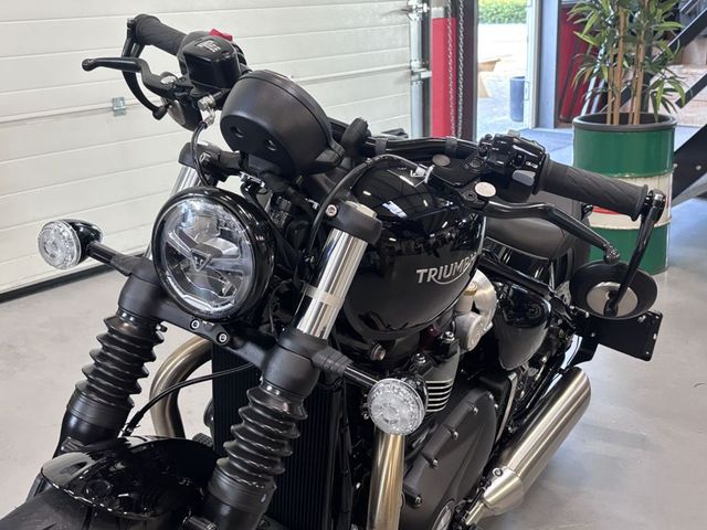 triumph - bonneville-bobber