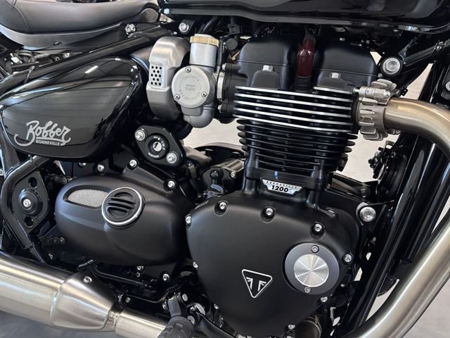 triumph - bonneville-bobber