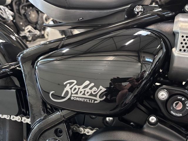 triumph - bonneville-bobber