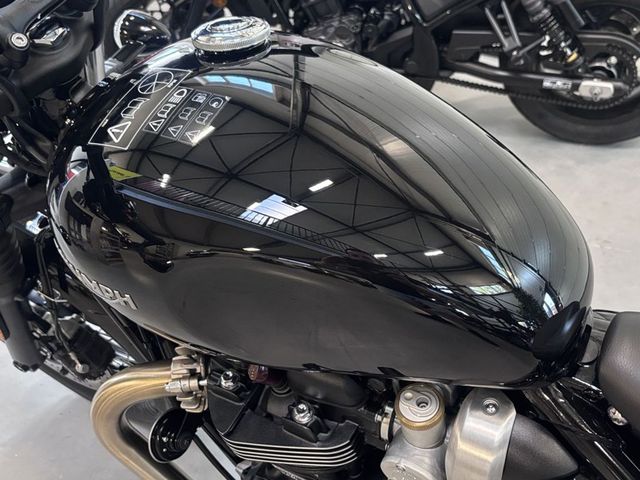 triumph - bonneville-bobber