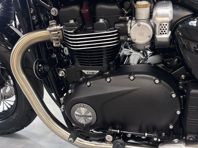triumph - bonneville-bobber