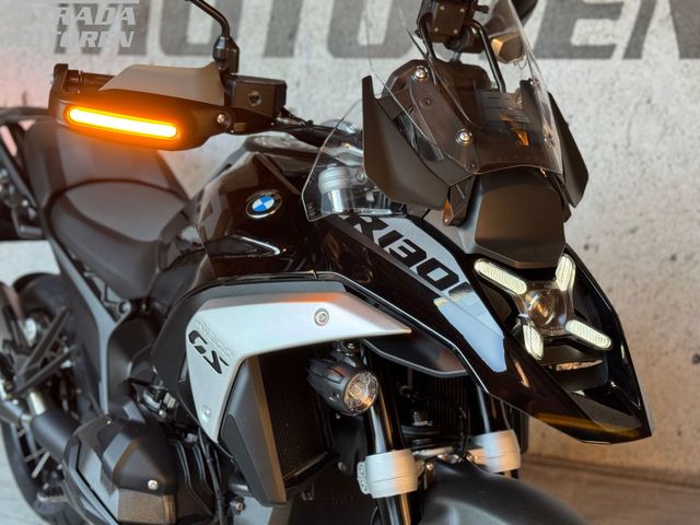 bmw - r-1300-gs-triple-black