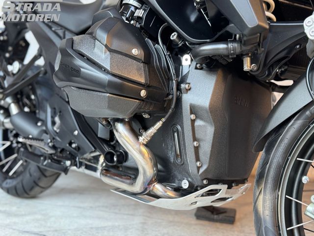 bmw - r-1300-gs-triple-black