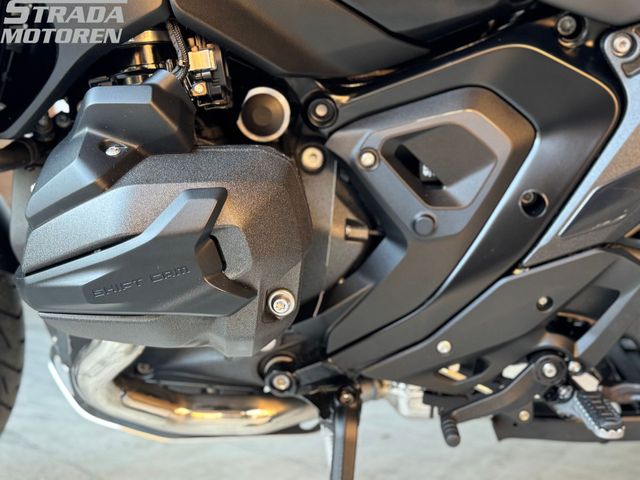 bmw - r-1300-gs-triple-black