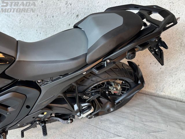bmw - r-1300-gs-triple-black